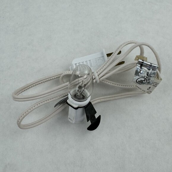 Vintage Ceramic Light-Up Christmas Village Church Chapel Wreath Snow Small 5" - Picture 7 of 14